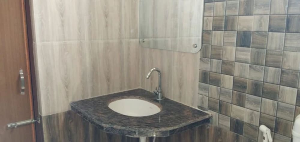 Goroomgo Tribhuvan Ranchi