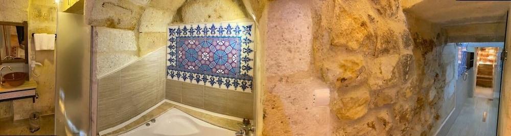 Zuwinasa House Hotel