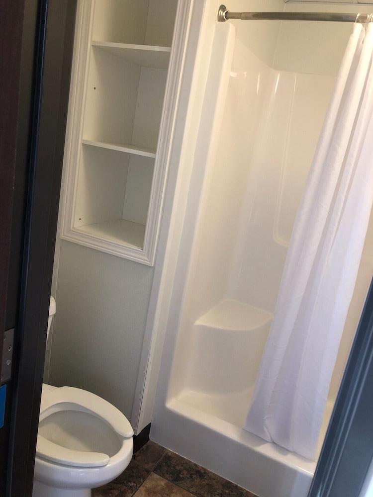 The Armadillo Hotel Karnes City