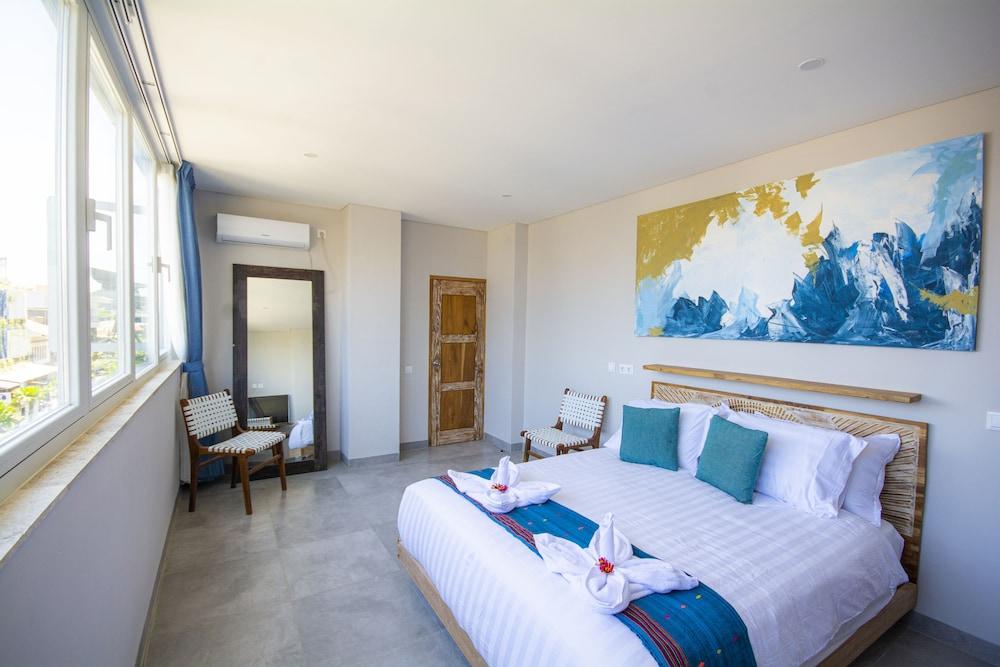 Harbour Komodo Hotel