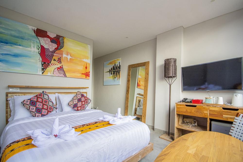 Harbour Komodo Hotel