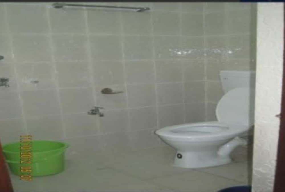 Goroomgo Friends Home Stay Agra