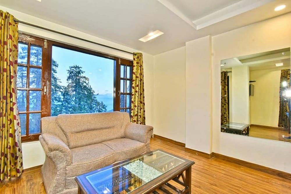 Goroomgo Satyam Int. By Dalhousie