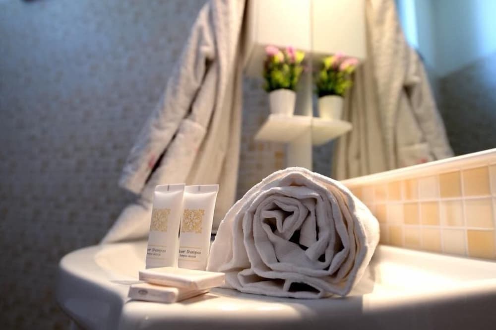 Colonna Rooms & Apartment