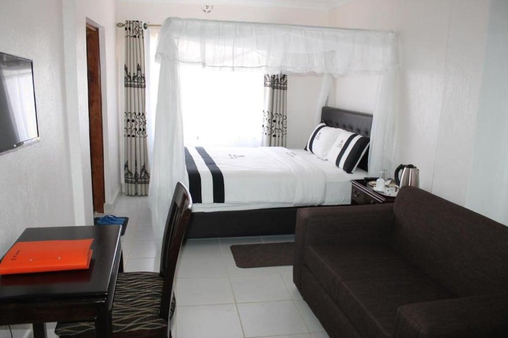 Chambai Safari Hotel