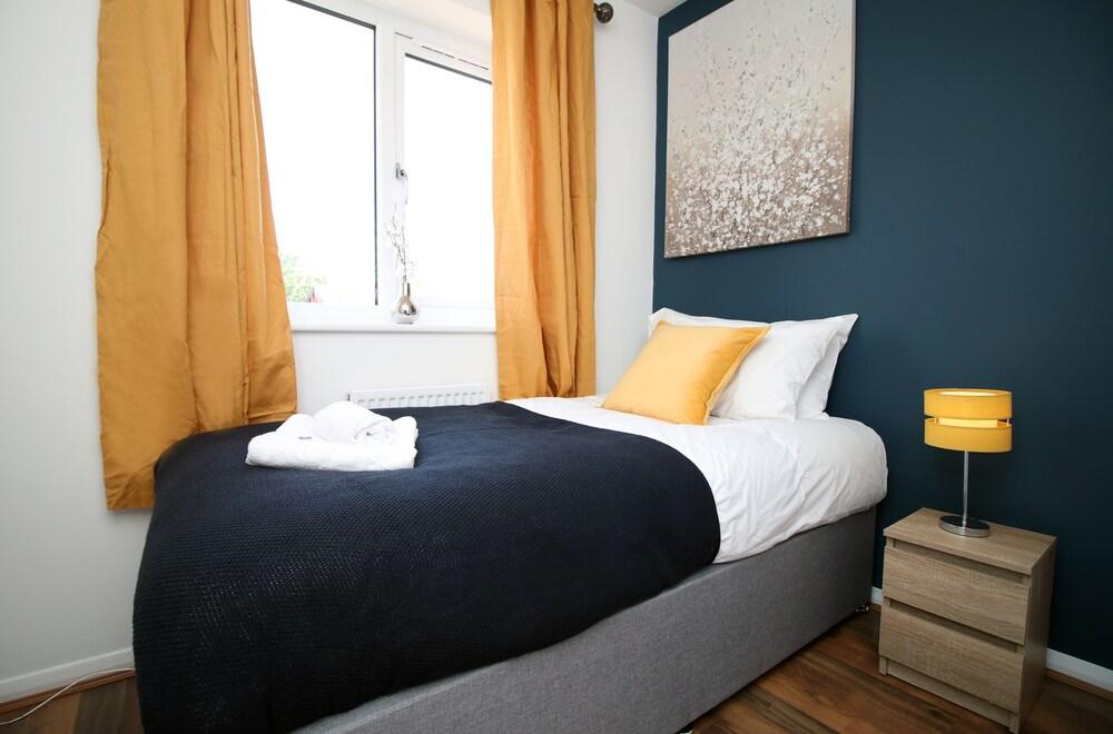 Blossom Close by Tŷ SA