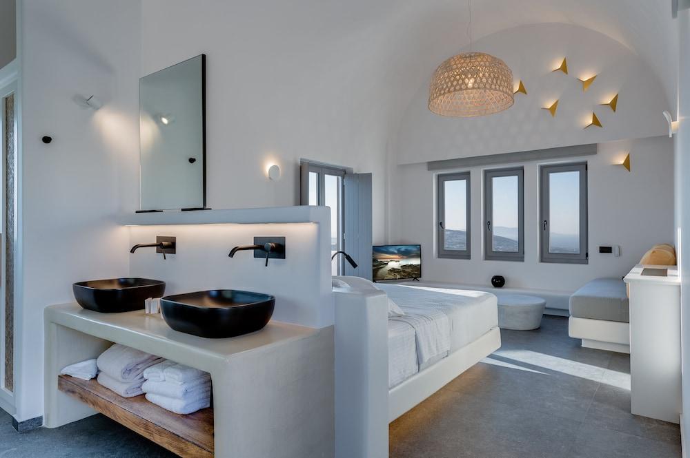 Elements Cozy Suites