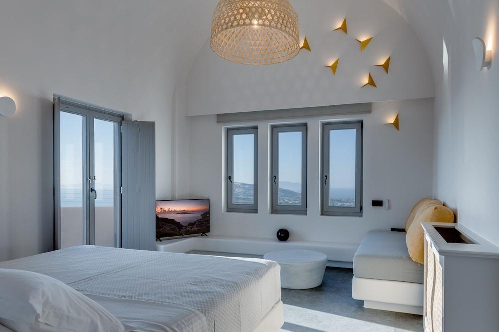 Elements Cozy Suites