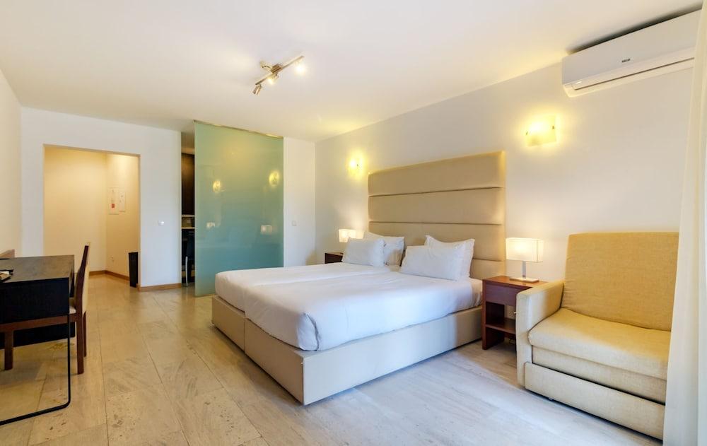 Oca Vitória Village