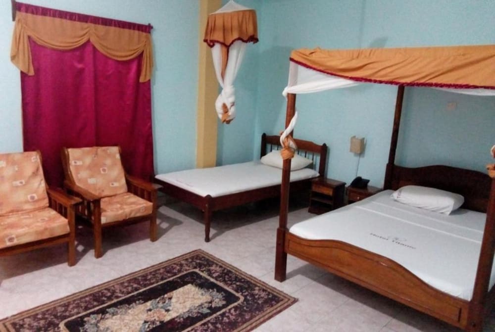 Titanic Hotel - Kilifi