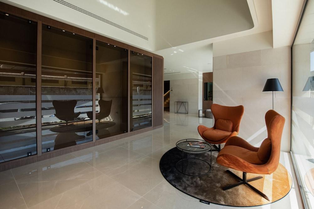 Gold Tower Lifestyle Hotel