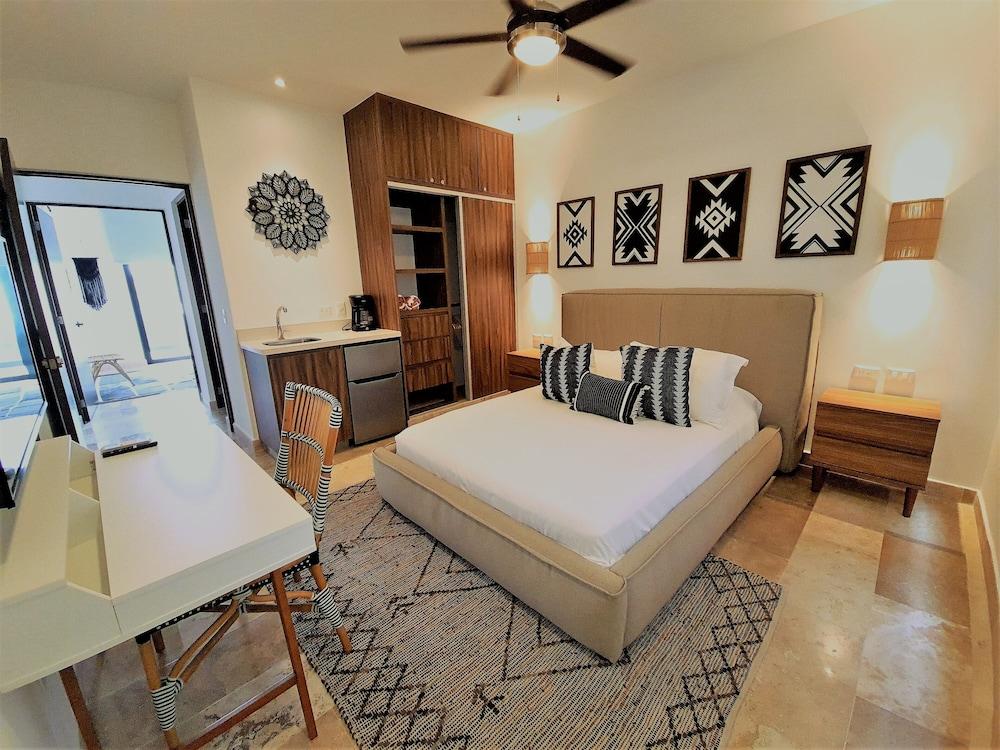 Bahay By Riviera Rentals