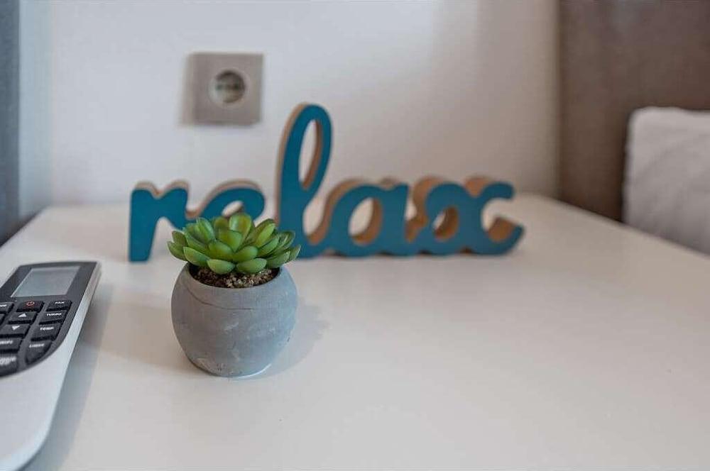 La Guardia apartments