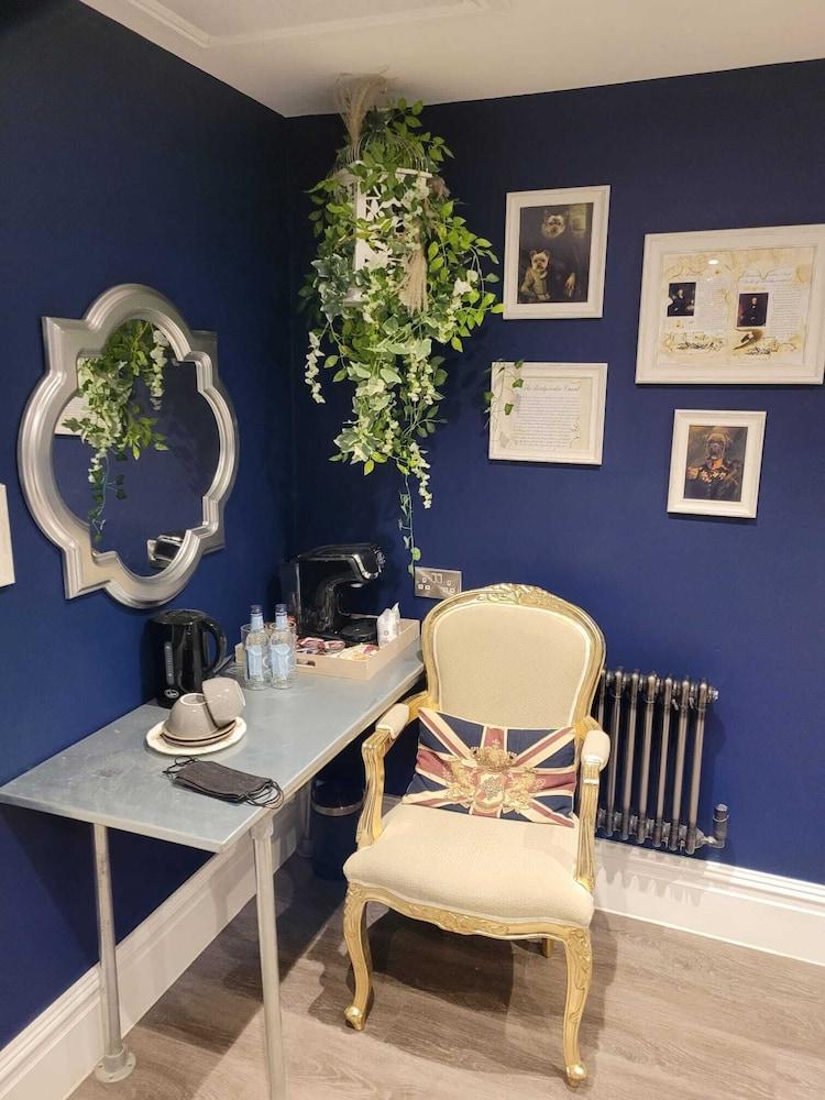 The Waterside Bar Rooms & Restaurant