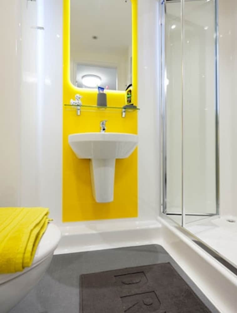 Comfy rooms for STUDENTS Only-NEWCASTLE