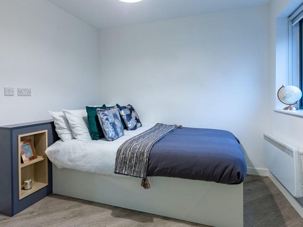 Studios Students Only Cardiff Centre