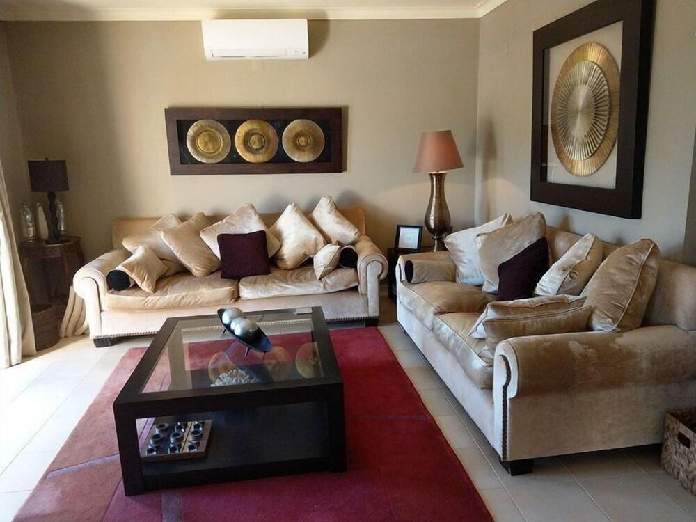 Stunning 3 bed Villa With Pool- Golf & Beach