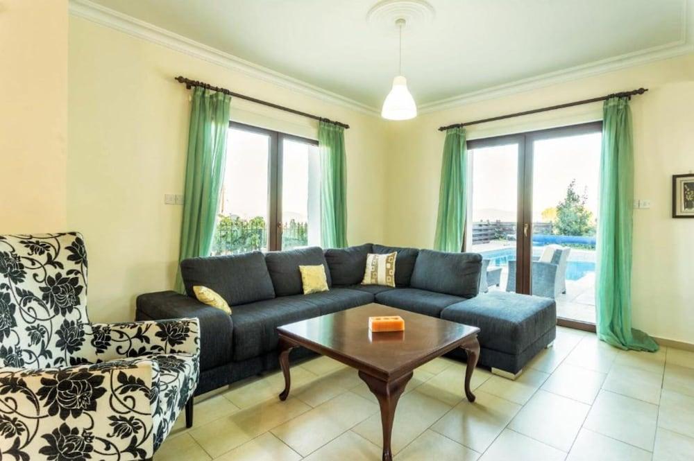 Villa Nikolina - Deluxe Villa