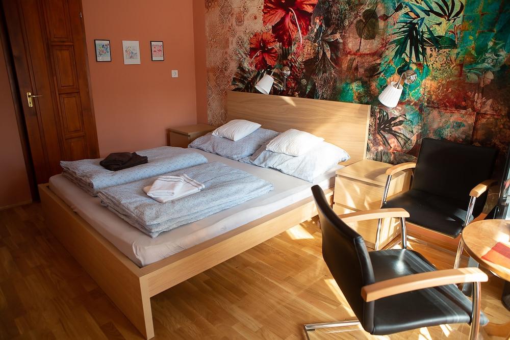 Hunyadi Panzió- Apartmanház