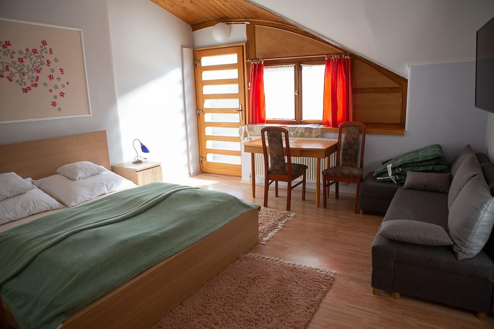 Hunyadi Panzió- Apartmanház