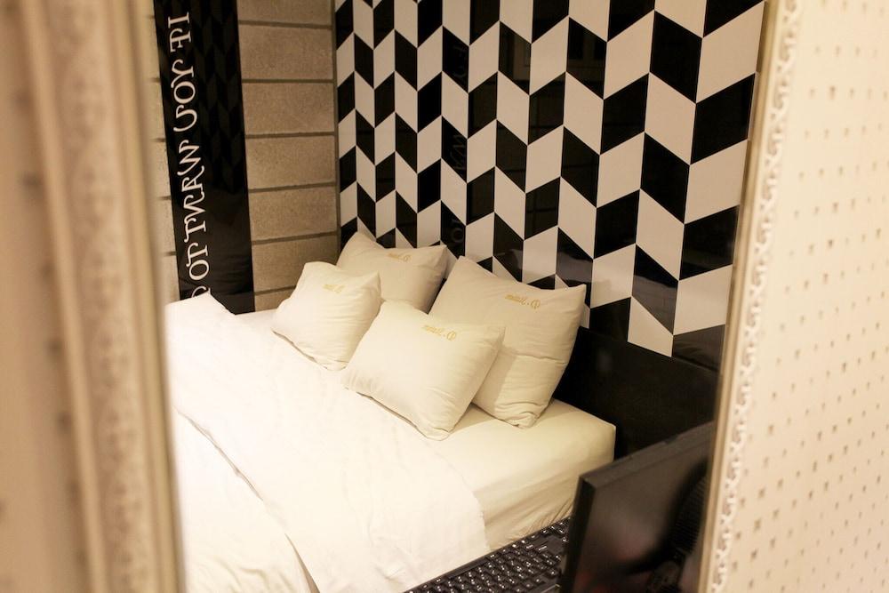 Yeonsinnae D Station