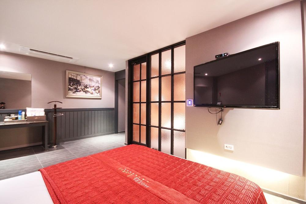 Busan Allakdong Lazzi