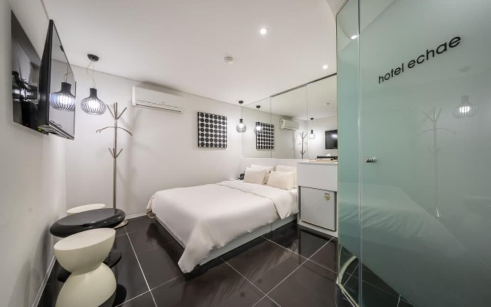 Sinchon Ichae Self Check in Hotel