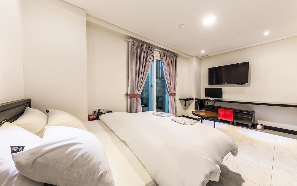 Taereung Leblanc Hotel