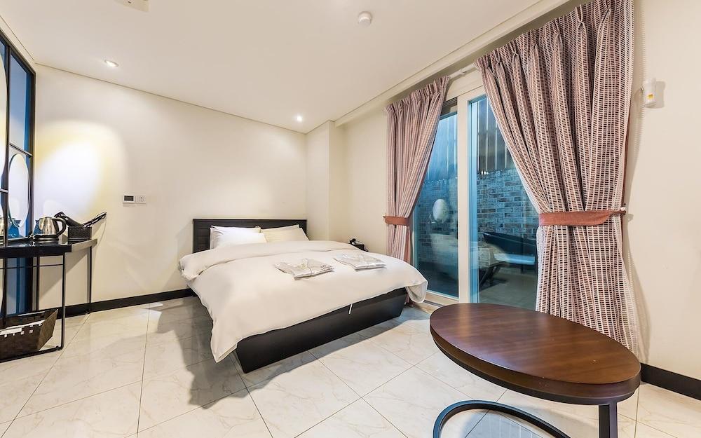 Taereung Leblanc Hotel