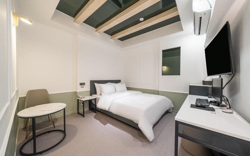 Gangnam Spring Hotel