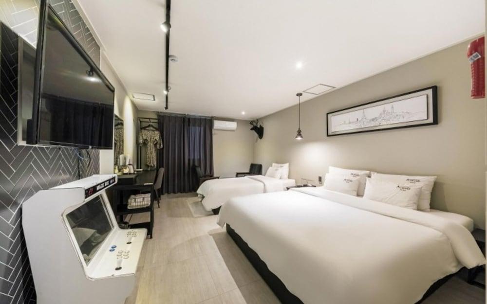 Almond Hotel Busan Gupo