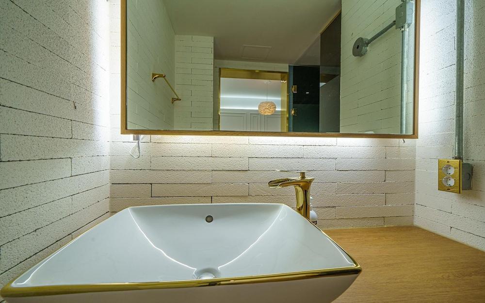 Busan Seomyeon Den Vast Hotel