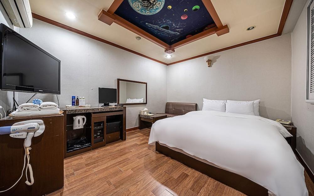 Suyu Four Seasons Hotel