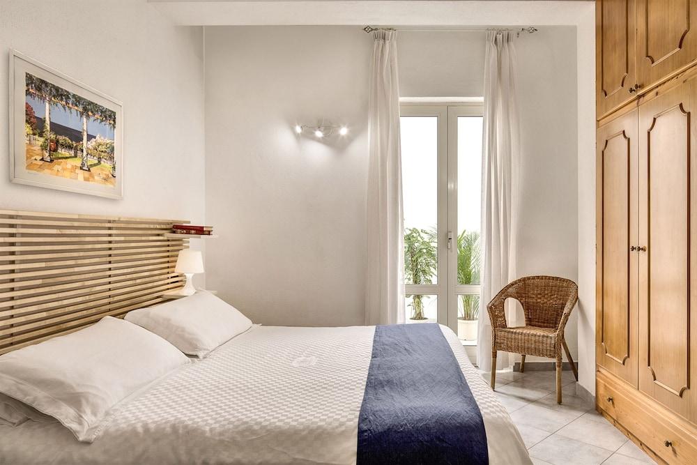 Blue-wave Experience Resort