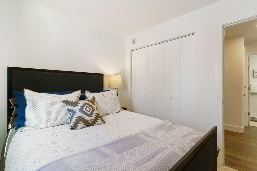 Shadow Run A102 2 Bedroom Condo by Redawning