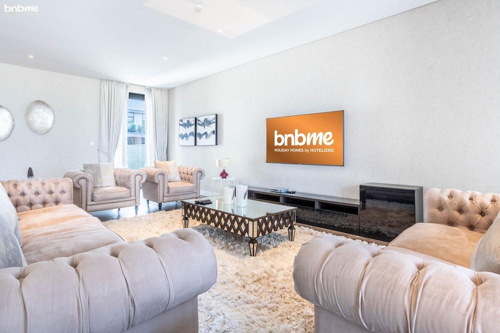 3B - CityWalk13B - 501