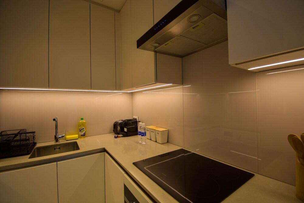 1B-Address JBR - 1107 by bnbme homes