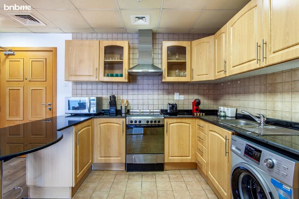 1B-Armada 3-2506 by bnbme homes