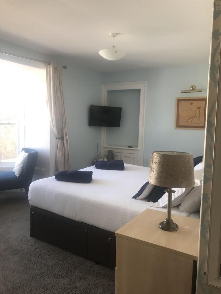 Number 52 Bed & Breakfast