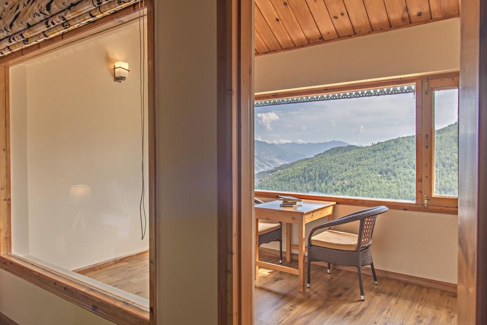 Echor Bhramara Estate Kharapathar Shimla