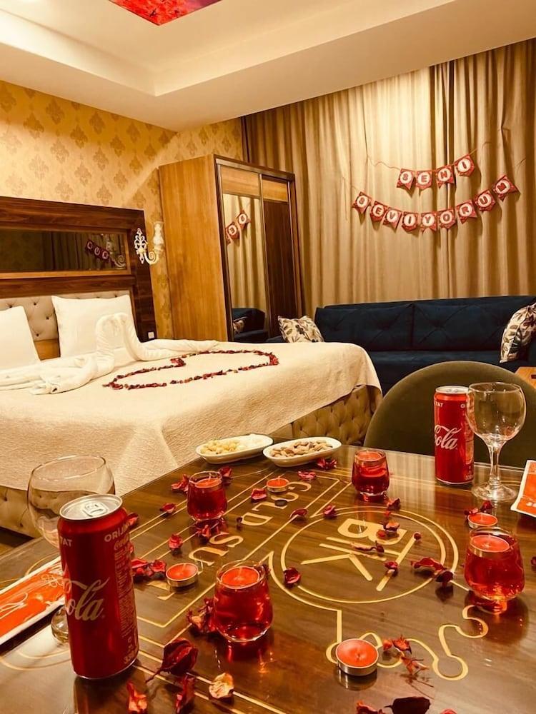 10 Numara Gold Suit Otel