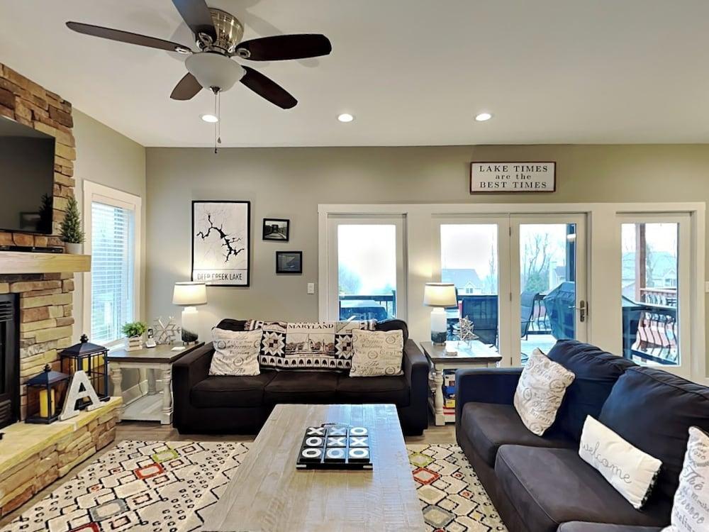 Alla Famiglia by Taylor Made Deep Creek