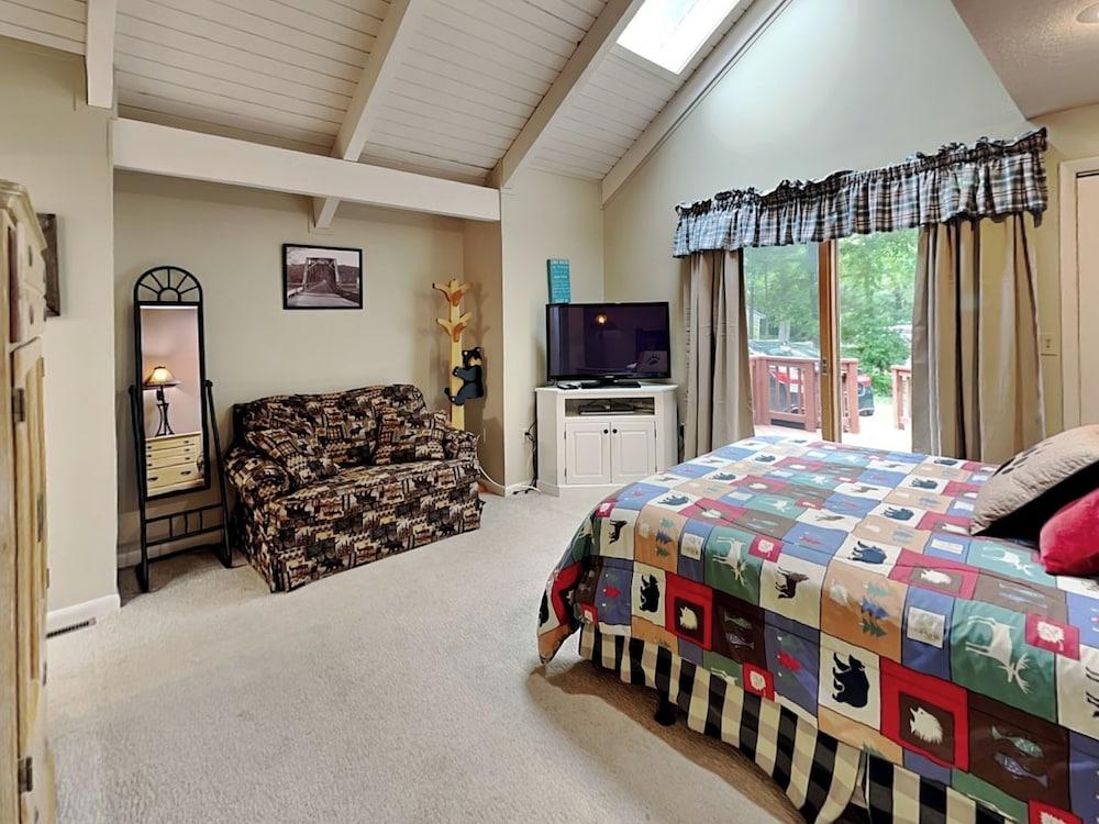 Bear Feet by Taylor Made Deep Creek