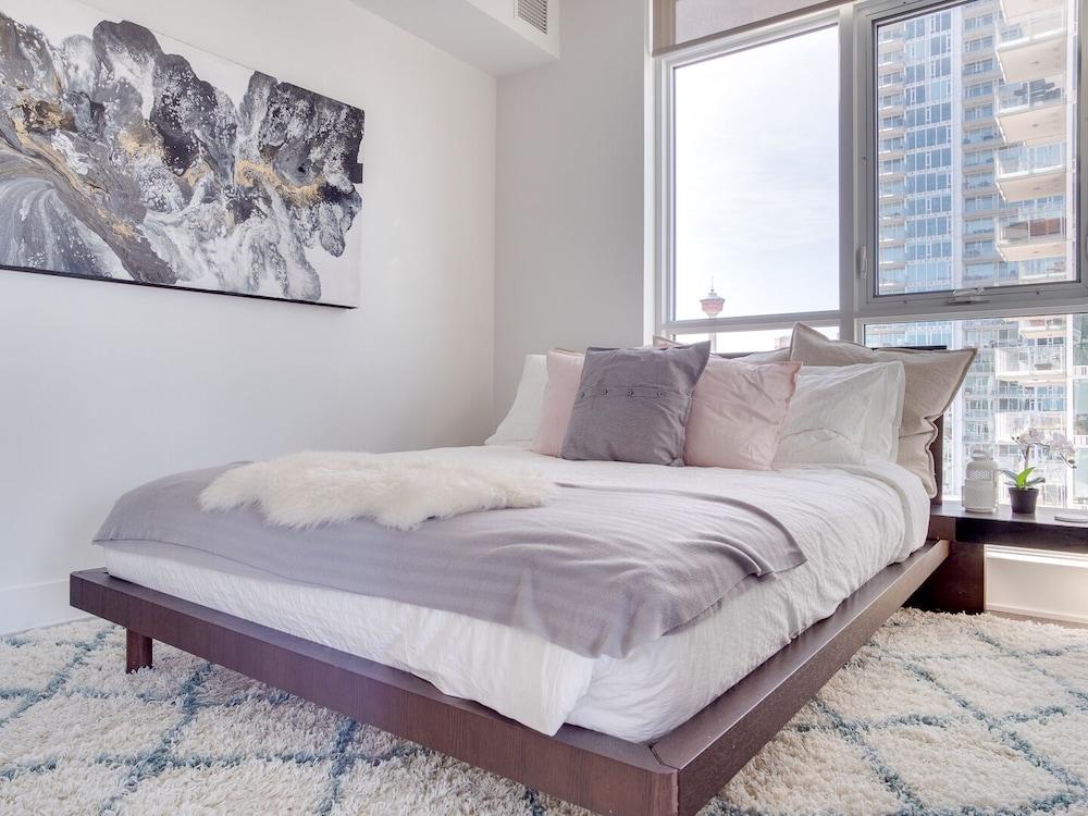 Sweeping Views Luxury 2BR Suite