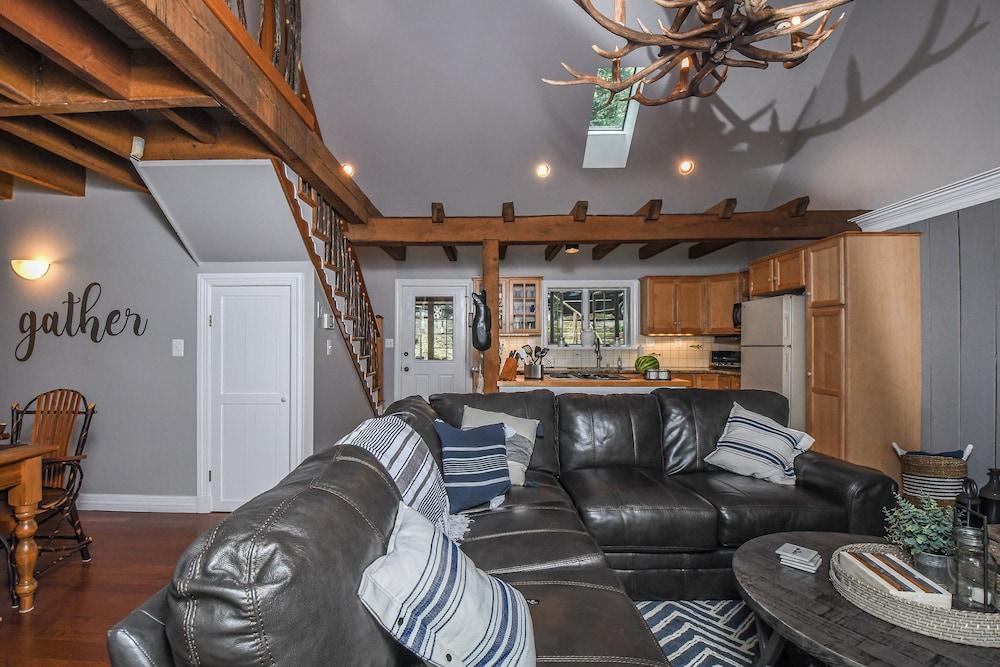 Bearfoot Lodge by Taylor Made Deep Creek