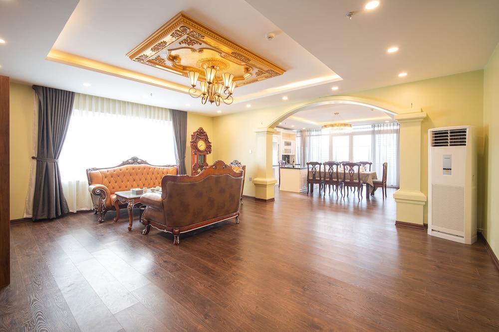 Me Q Beach Hotel & Apartment