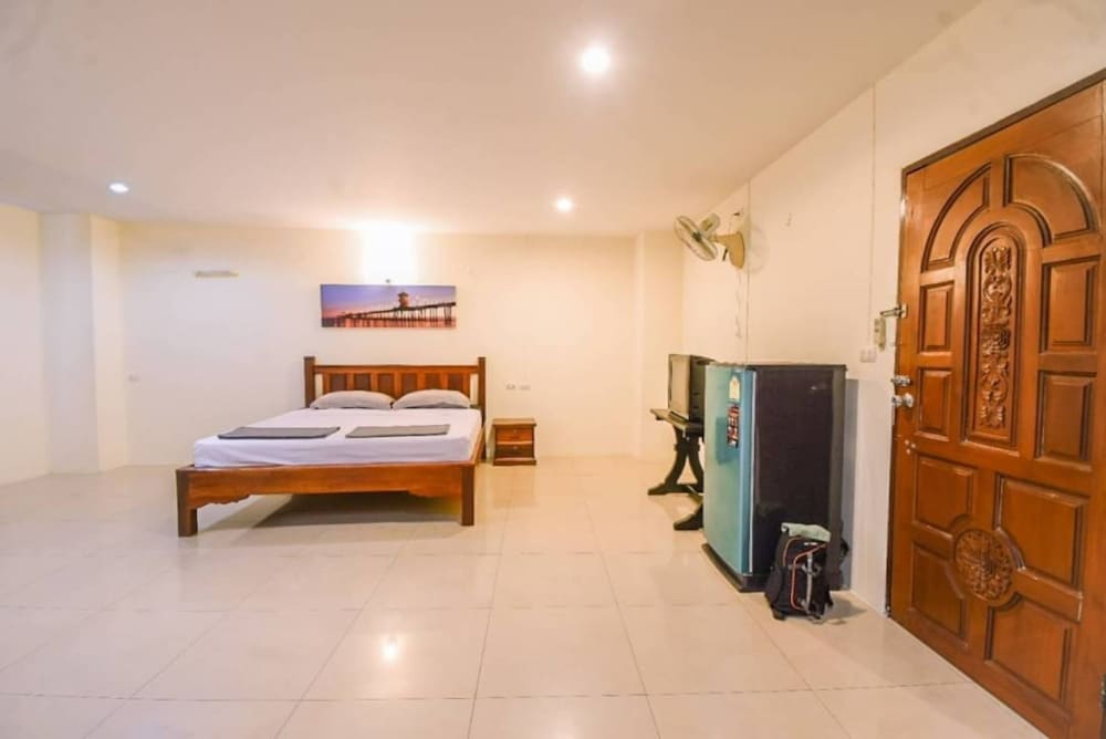 OYO 75398 The Wanna Pattaya