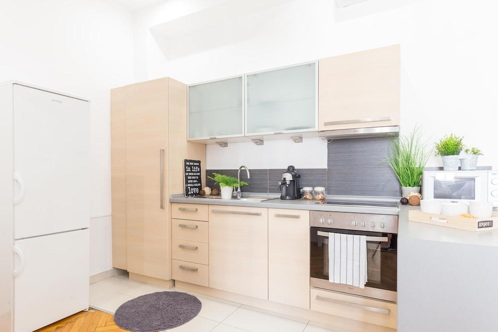 Real Apartments Zoltan II