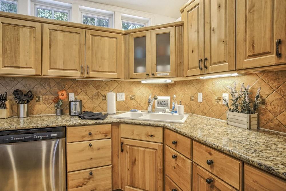 3BR Mountain Getaway Hot Tub Fire Place