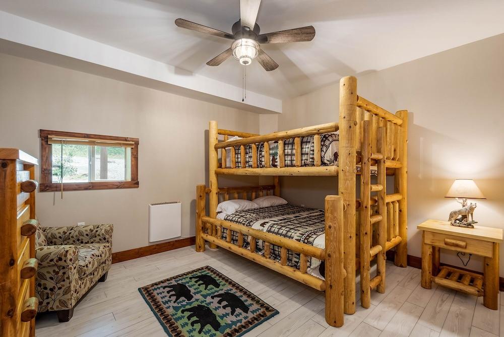 Cottage at Slope's Edge